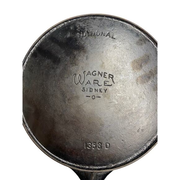 Vintage Wagner Ware Sydney O #8 Cast Iron Skillet 1358D- 10" - Picture 3 of 4